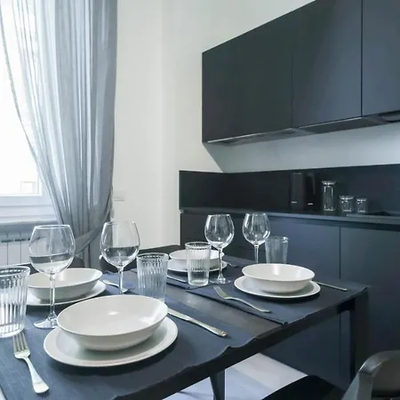 Cavour 82 דירה *