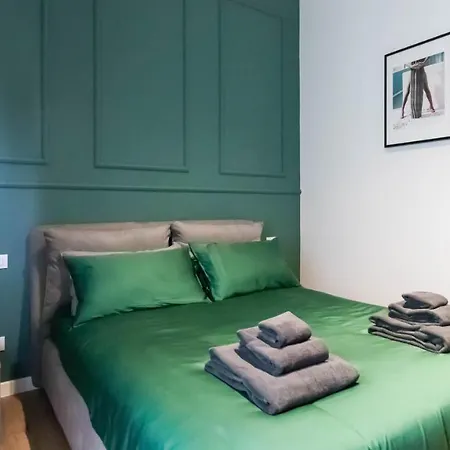 Cavour 82 דירה *